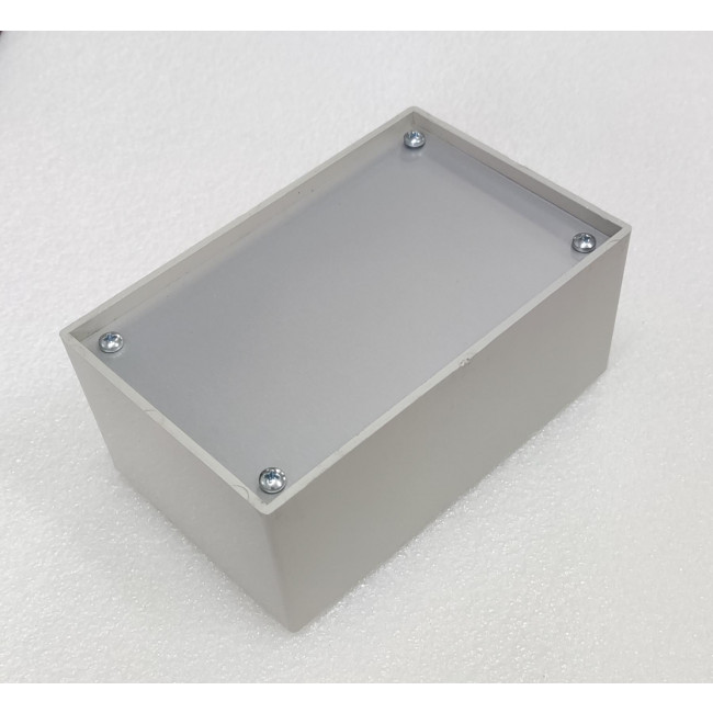 ΚΟΥΤΙ ΠΛΑΣΤΙΚΟ ABS (110χ70χ48mm) ΜΕ ΠΑΤΟ ΑΛΟΥΜΙΝΙΟΥ