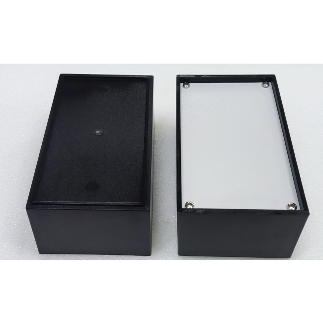 ΚΟΥΤΙ ΠΛΑΣΤΙΚΟ ΚΑΤΑΣΚΕΥΩΝ ΜΑΥΡΟ (120χ70χ50mm) ΜΕ ΠΑΤΟ ΜΕΤΑΛΛΙΚΟ