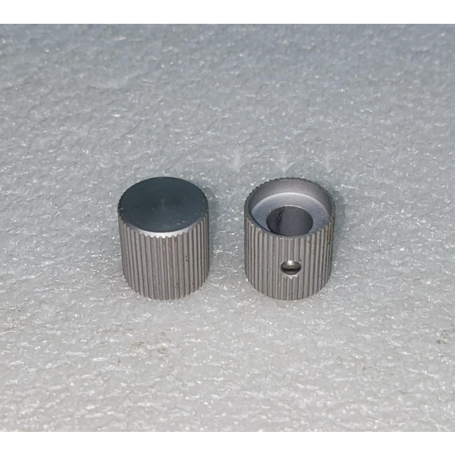 ΚΟΥΜΠΙ ΑΛΟΥΜΙΝΙΟΥ D6mm Φ12x12mm ΑΣΗΜΙ ΜΕ ΒΙΔΑ