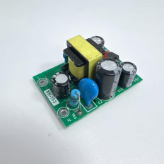 ΔΙΠΛΟ ΤΡΟΦΟΔΟΤΙΚΟ SWITCHING ΣΕ ΠΛΑΚΕΤΑΚΙ 5V & 12V